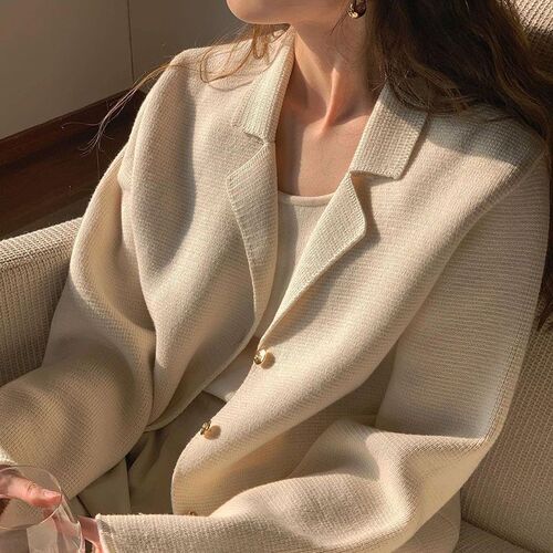 South Korea autumn simple suit collar, single-breasted loose pockets, small long-sleeved sweater