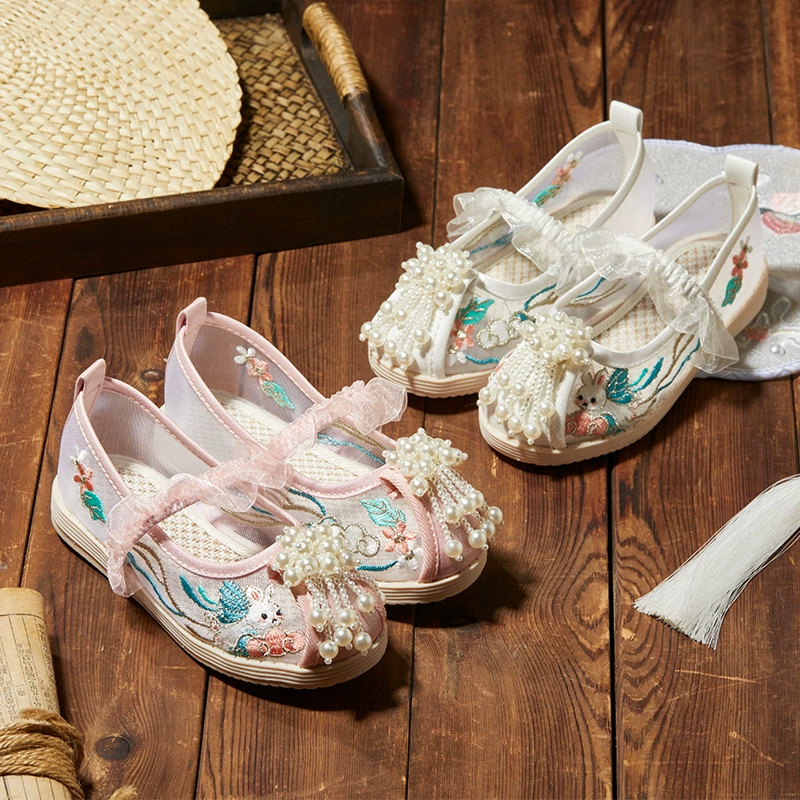 Туфли с вышивкой для девочек, летние детские туфли династии Хань, сандалии в древнем костюме, новинка 2024, старая пекинская тканевая обувь, туфли из сетчатой ткани