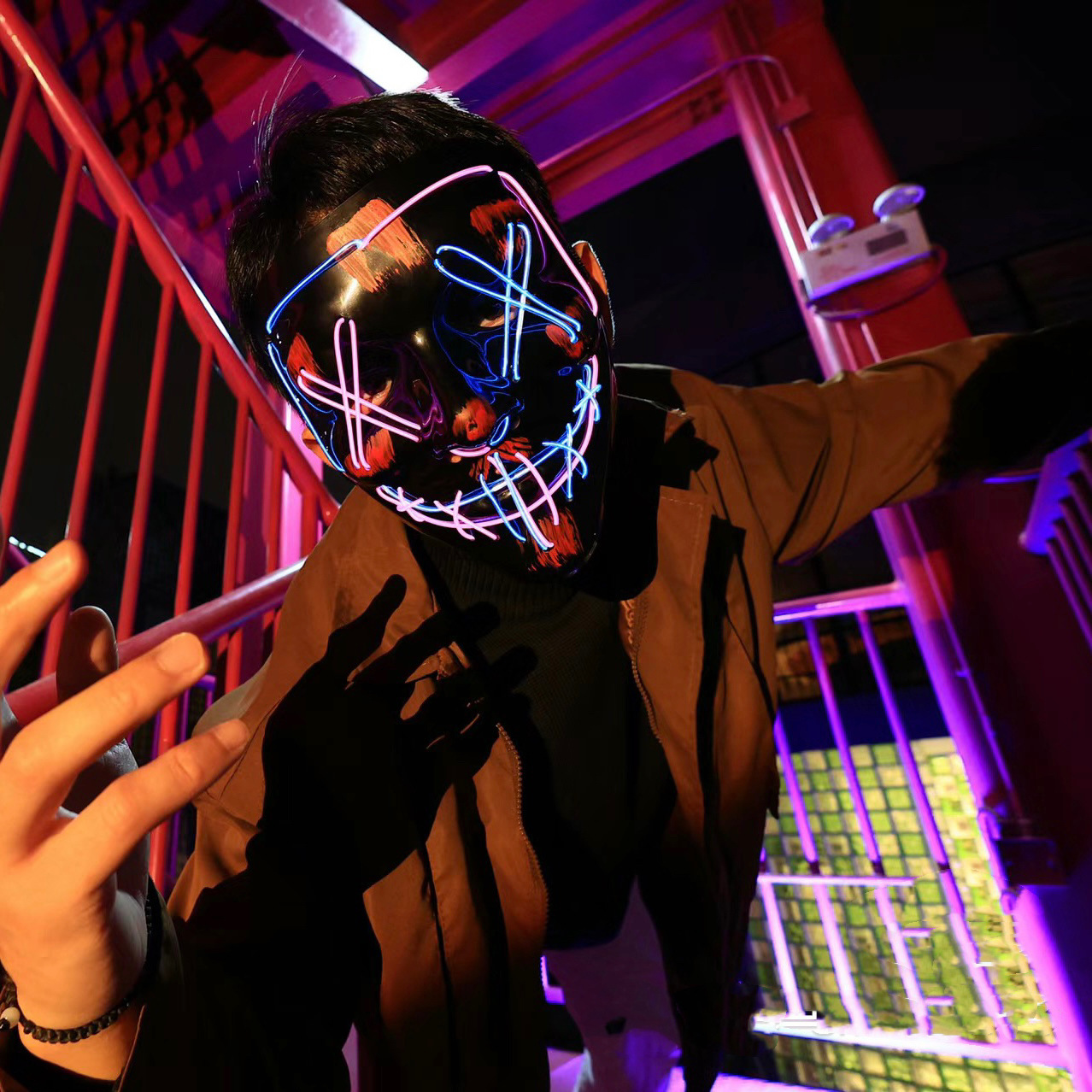 Europea y Americana transfronteriza LED de Halloween negro V vendetta Máscara Luminosa hecho a mano al por mayor de La Danza del Fantasma Máscara de Luz Fría