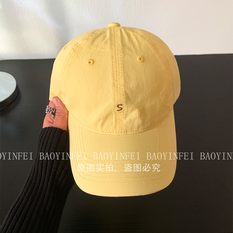 Sombrero de béisbol rosa de letras para mujeres con tapa suave, bordes anchos, cara grande, gorra de lengua de pato, gorra coreana, gorra de cabeza grande