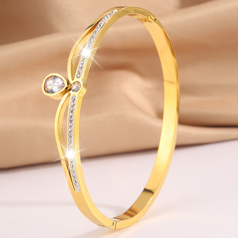 Nueva elegancia princesa corona de diamante de acero de titanio pulsera de alta calidad para mujeres corona de moda simple joyas de pulsera