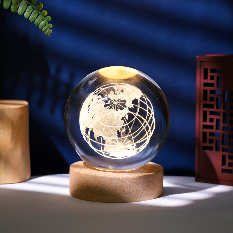 Fabricante directo de lámpara de noche de cristal luminoso láser 3D tallado en base de madera sólida decoración de escritorio creativa pequeño regalo