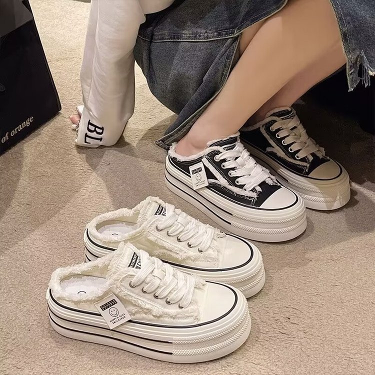 Women's slippers