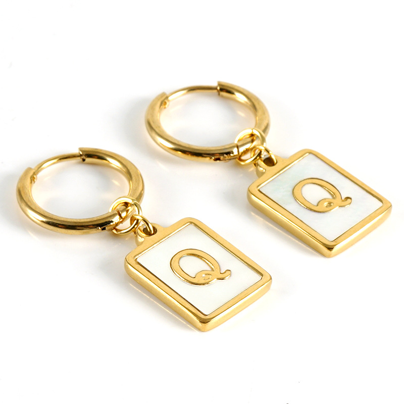 Cross-border ins estilo pendientes de letras de concha de acero inoxidable hembra 18K pendientes de acero de titanio de oro 26 letras pendientes cuadrados hembra