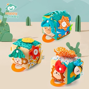 Развивающая игрушка для обучения одеванию кубики-погремушки