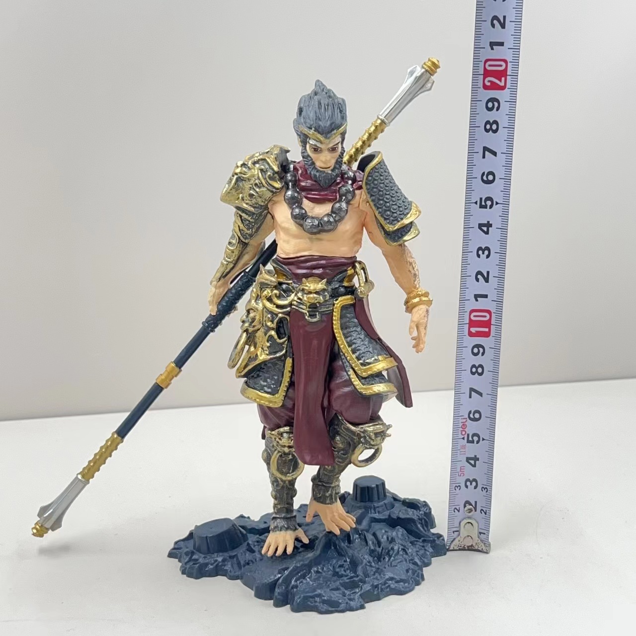 검은 신화 WUKONG: 천국의 위대한 현자의 황금 CUDGEL의 움직일 수있는 공예 모델