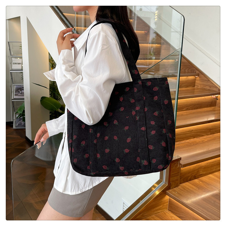Women's Large Corduroy Strawberry Streetwear Sewing Thread Square Zipper Handbag display picture 19