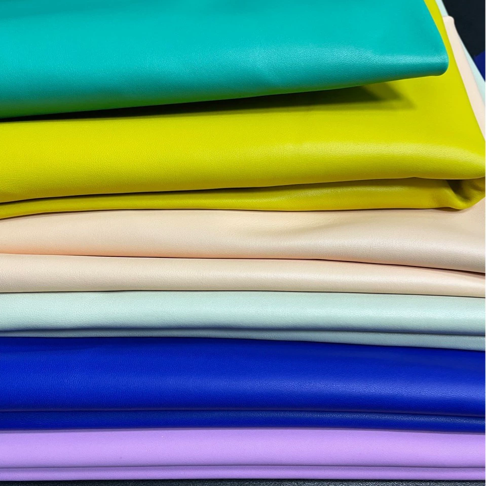 Большое количество фабрики на складе, натуральная кожа из козьей кожи, обувь из козьей кожи первого слоя, ботинки, шапки, аксессуары для одежды