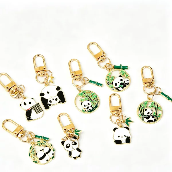 New trendy panda keychain, cartoon national treasure alloy pendant, unisex couple's decoration, souvenir gift