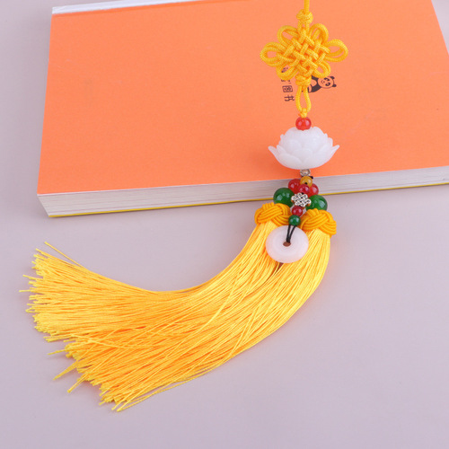 Creative imitation white bodhi car pendant, high-end car interior decoration, lotus car pendant, car accessories