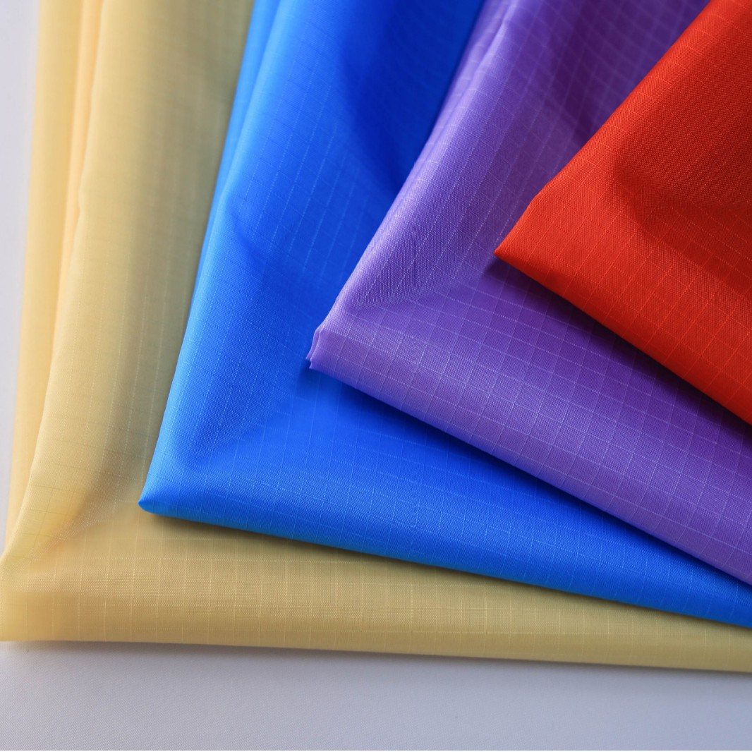 210T涤塔夫五分格防泼水格子布现货涤纶多色环保箱包防水面料服装