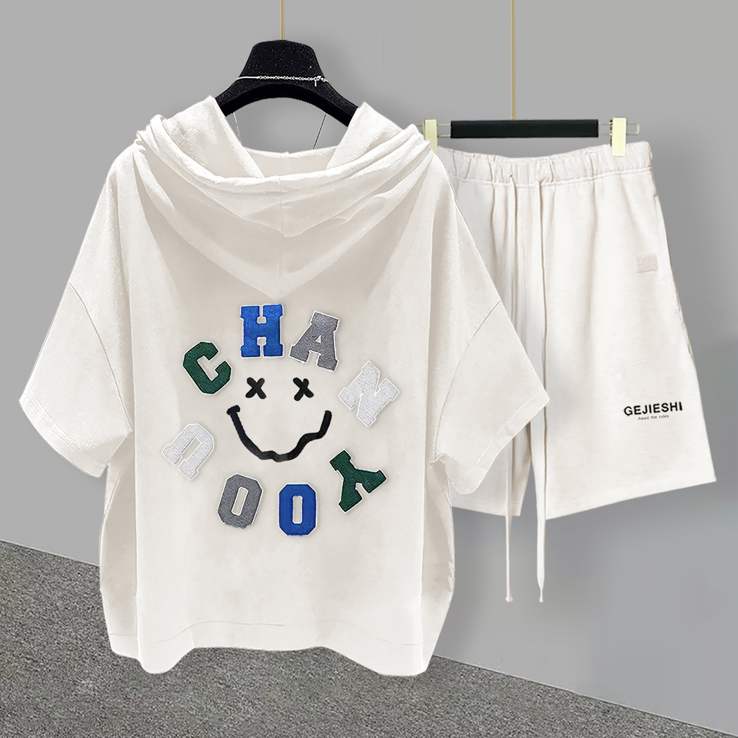 Short-sleeved Suit For Men In Summer,Korean Styley Embroidered Design Half-sleeved T-shirt,Loose And Complete Set