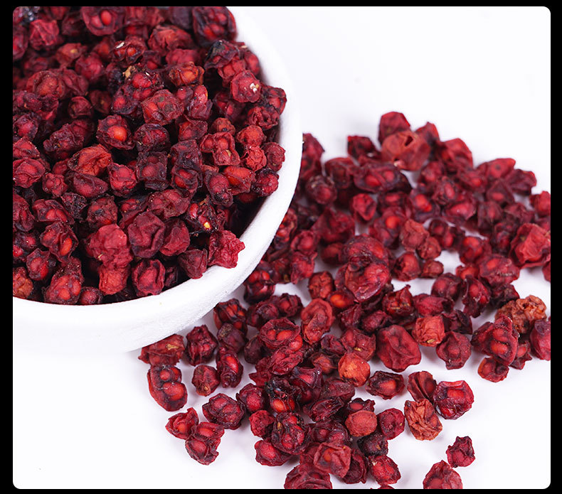 Wu Wei Zi Dried Berries (Schisandra chinensis) — Changbai Mountain Northern Schisandra Fruit, 500g in use