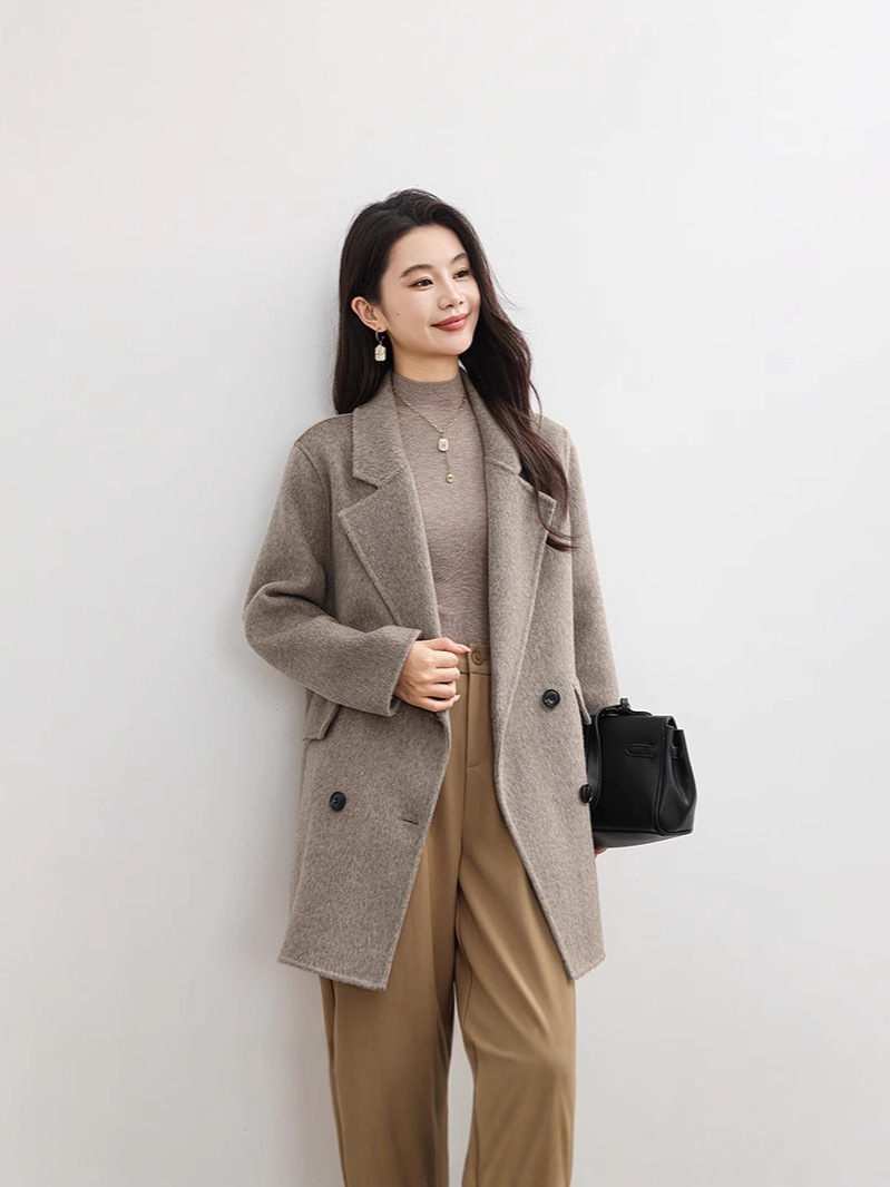 모래 갈색