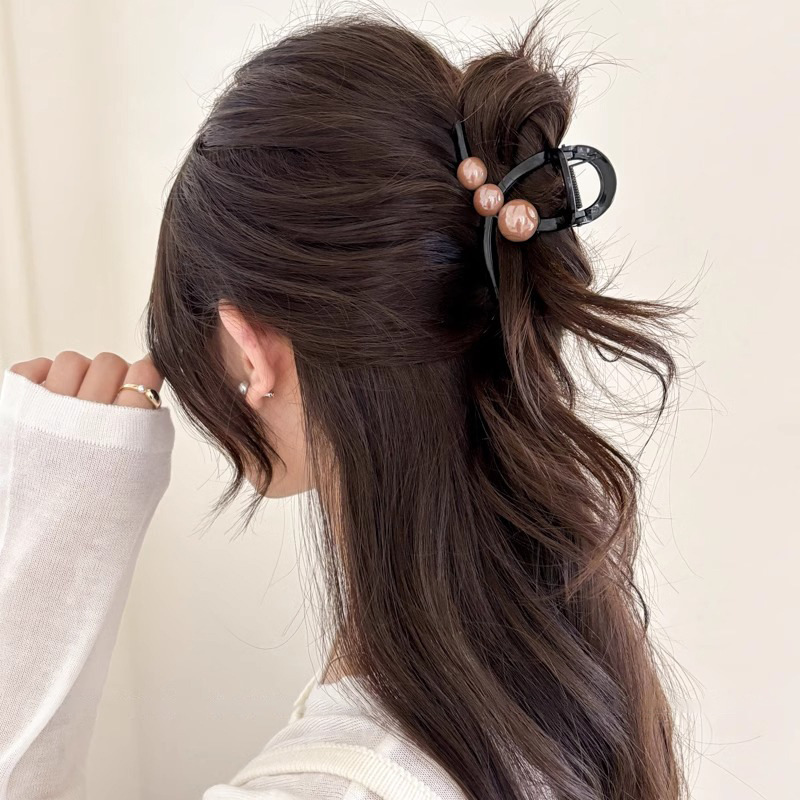 Nuevo broche de perlas 2025, mediano, pinza para el pelo elegante, broche de tiburón, accesorio para el pelo de alta gama en la nuca