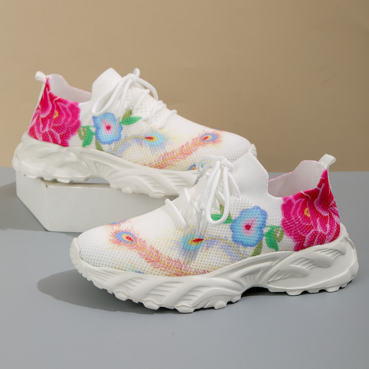 Suole arcobaleno nuovo colore moda femminile con una corrispondenza completa di scarpe sportive casual scarpe da donna in rete_voghion.com