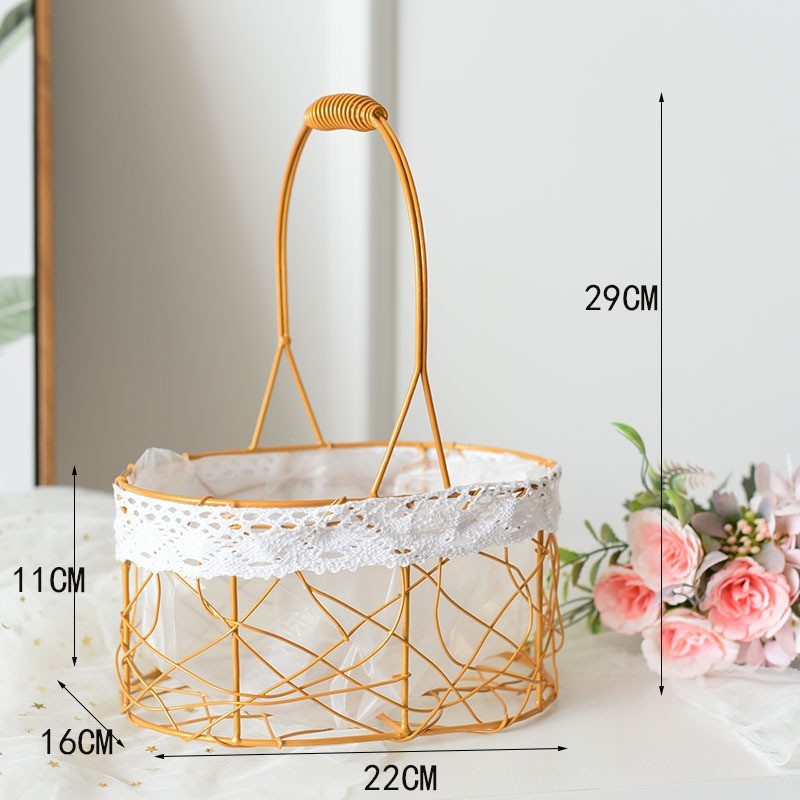 Woven handheld straw children's small basket