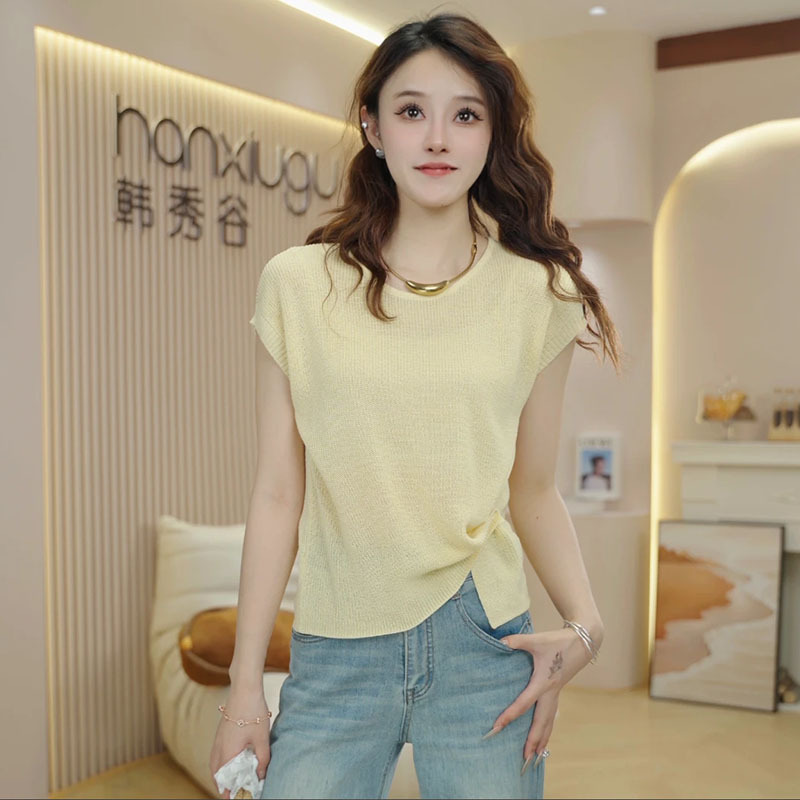 2025 新しい夏の薄い半袖 T シャツ女性のためのファッショナブルなルーズスリムデザインアイスシルクニットシャツトップ|undefined