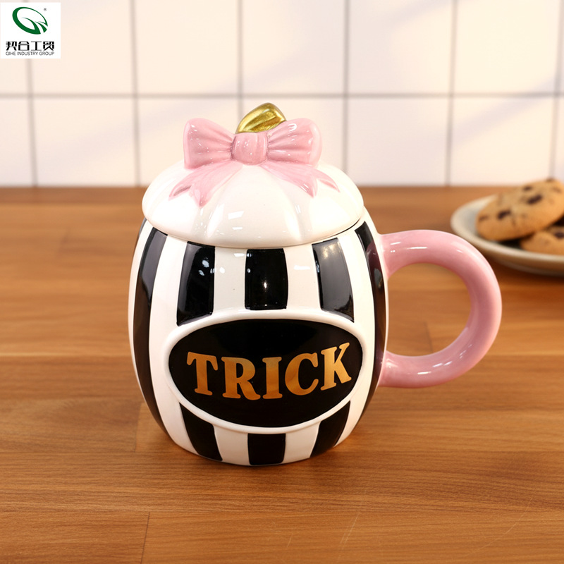 Creativo simple pintado a mano de cerámica rayada campana rosa taza de copa encantadora taza práctica de alta calidad de agua