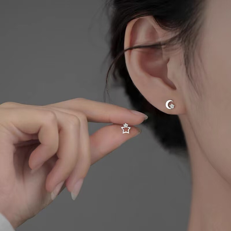 925 Sterling Silver Pin Star Moon Earrings Niche New 2024 Explosive Earrings Light Luxury High-end Women's Earrings