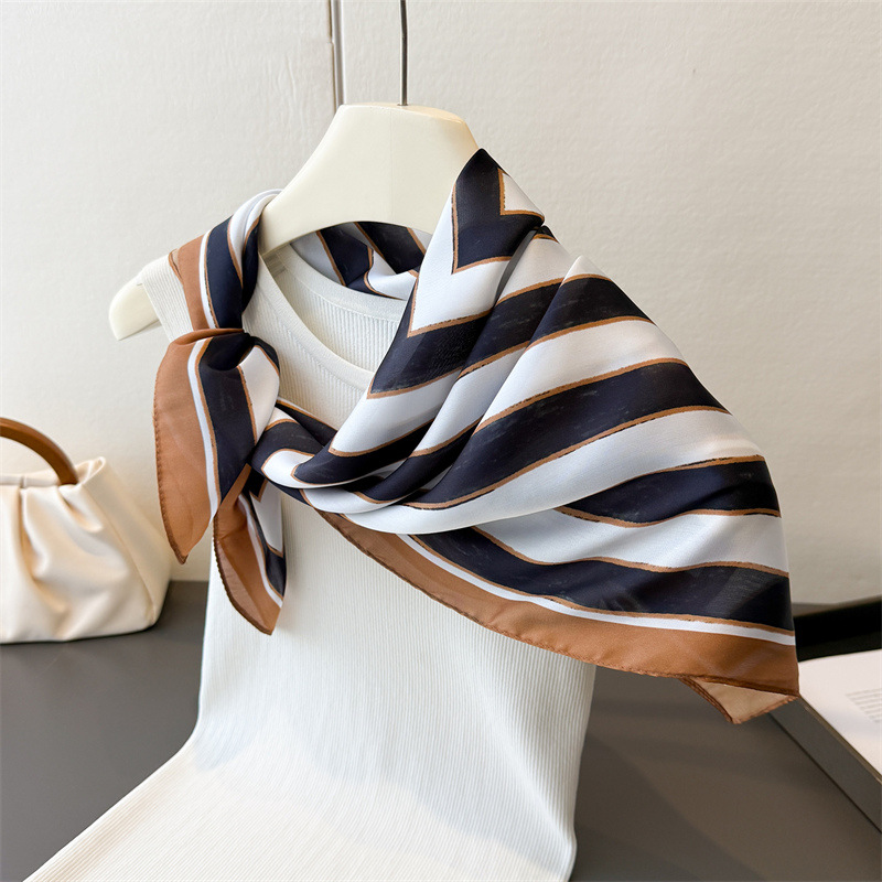 Stripes geométricas nuevas bufandas de seda de simulación bufandas cuadradas de alta calidad bufandas de hombro de cuello de correa pequeña bufandas cuadradas bufandas