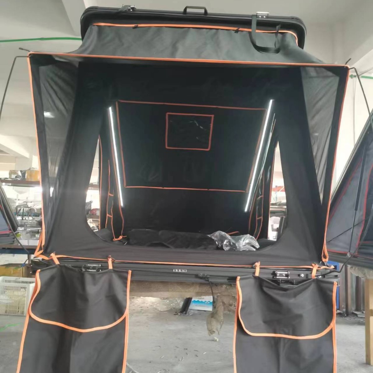 Carpa de techo automática de aleación de aluminio auto-conductora al aire libre RV plegable a prueba de agua camping viaje