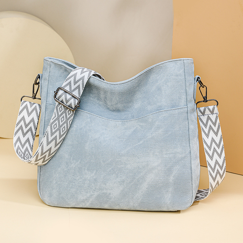Cross-Border Popular Women's Shoulder Bag 2025 New Trendy Fashion Crossbody Bag Simple Small Square Bag Commuter Bag Bags