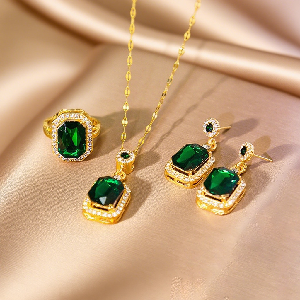 Emerald Three-Piece Set