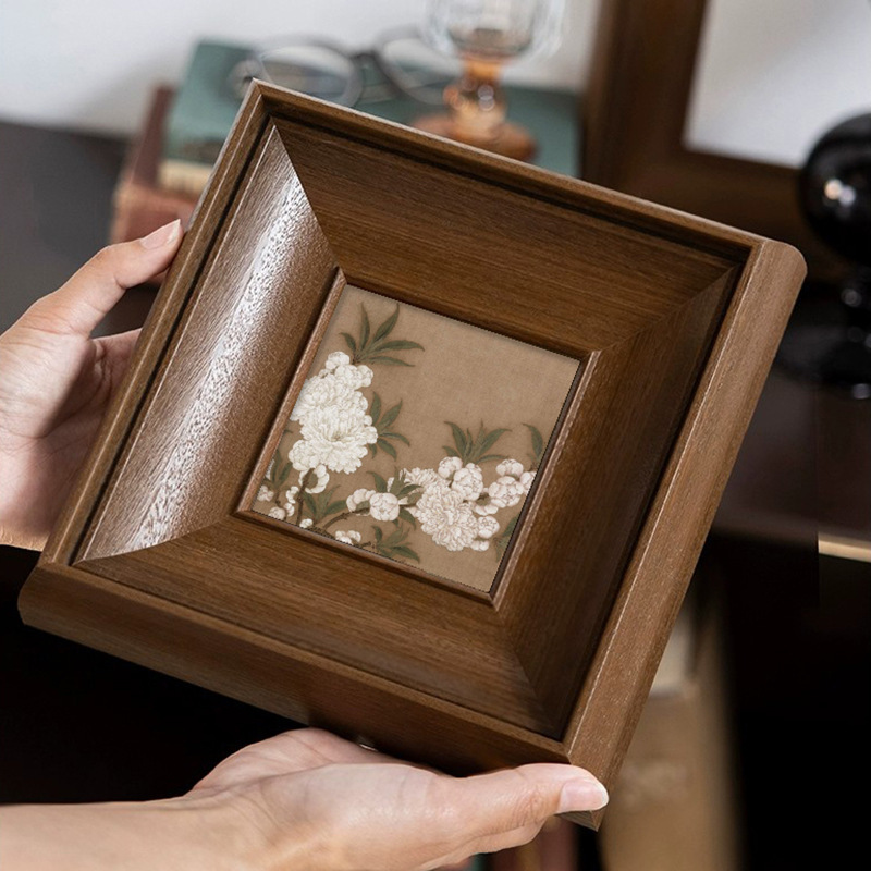 Photo Frame American-Style Solid Wood Oil Painting Frame with a Sense of Atmosphere for Decorating the Living Room and Bedroom, Wall-Mounted Light Luxury Hollow Dried Flower Photo Frame Photo Frame American-Style Solid Wood Oil Painting Frame with a Sense of Atmosphere for Decorating the Living Room and Bedroom, Wall-Mounted Light Luxury Hollow Dried Flower Photo Frame