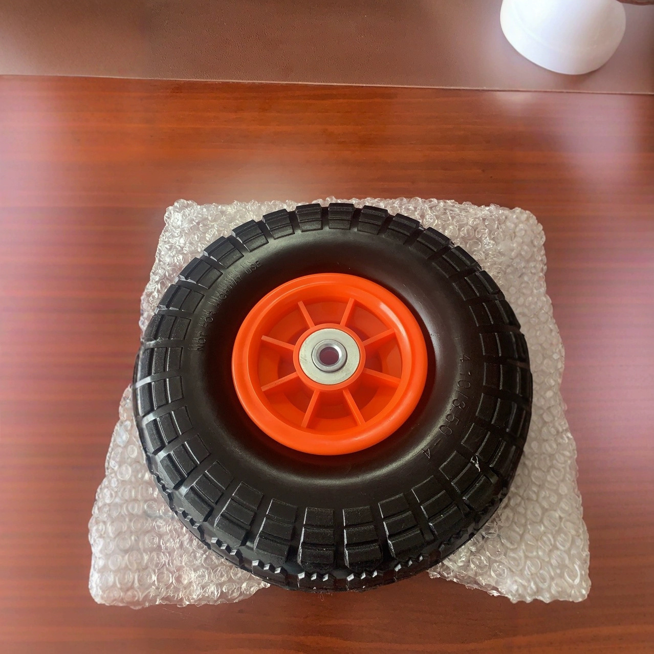 工厂自主研发生产各种型号的高品质PU发泡轮，童车轮