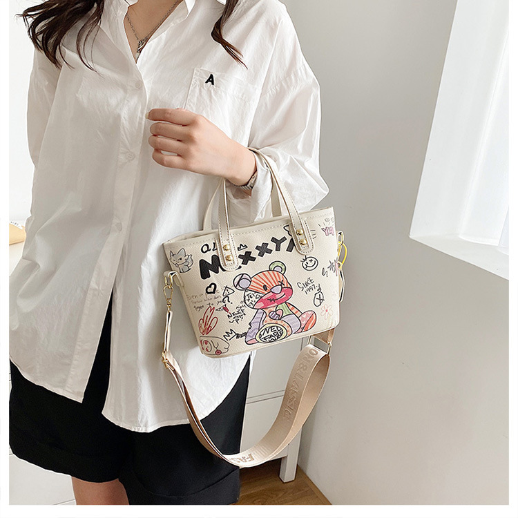 Women's Graffiti Shoulder Bag Large Capacity Fashion Bucket Bag_voghion.com