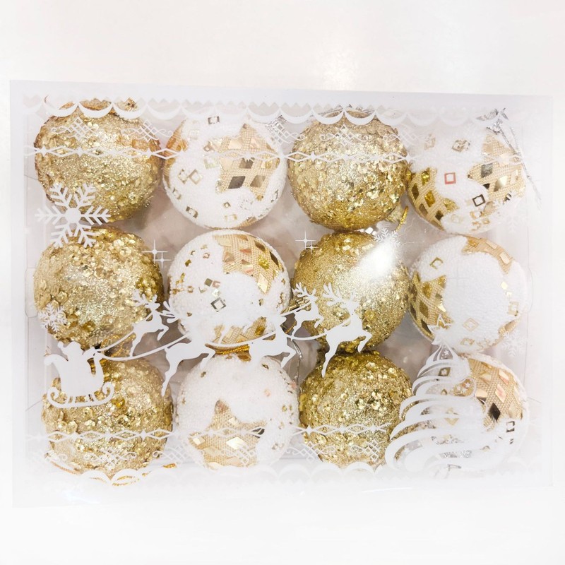 現物卸売りクリスマスツリーはクリスマスの多くの箱を飾ってクリスマスの祝日は国境を越えて専用のアクセサリーを飾っている|undefined