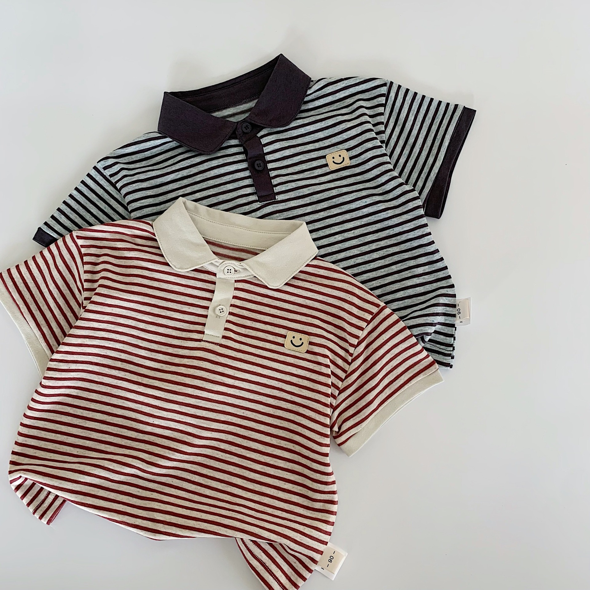 Camiseta de manga corta de verano para niños 2025 nuevo estilo coreano polo a rayas para niños