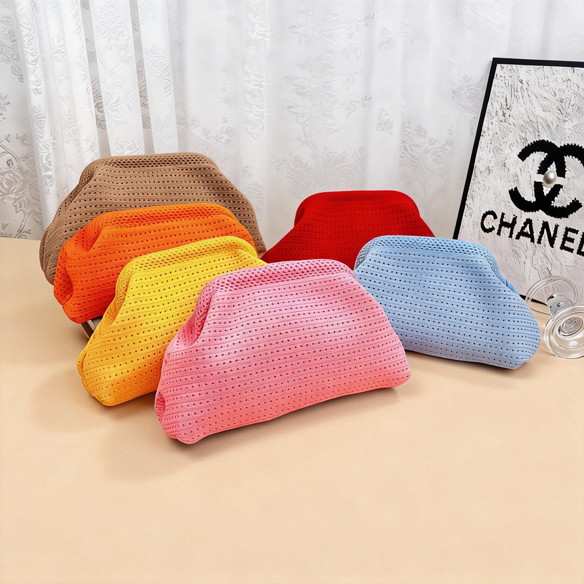 新款云朵针织手拿包潮流纯色化妆包时尚百搭轻便随身收纳包手机袋