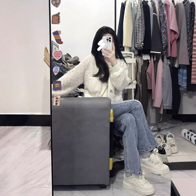 女性のための V ネックショートセータージャケット秋 2025 新しいデザイン甘い年齢を減らす気質長袖ニットカーディガン|undefined