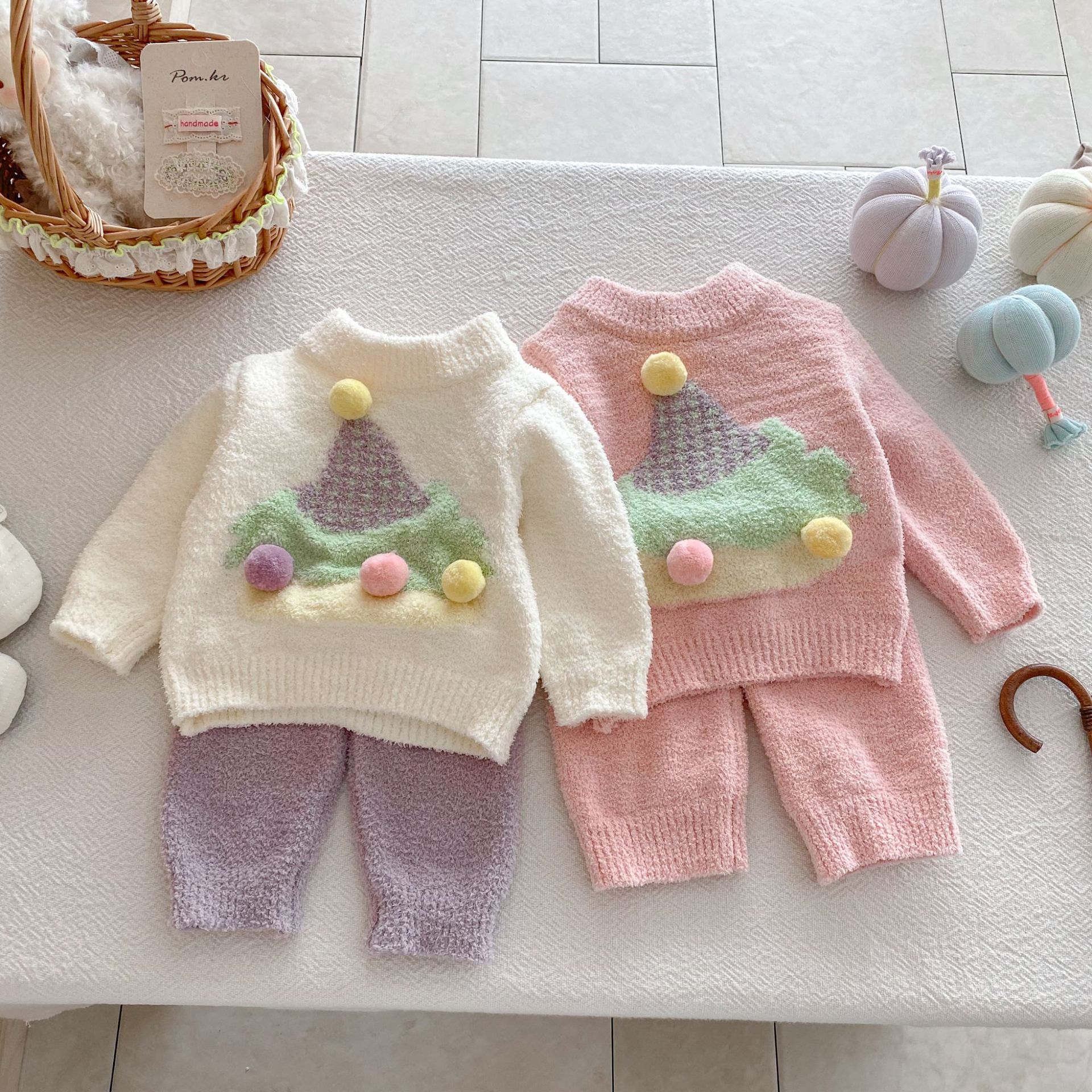 女宝宝衣服毛绒圣诞树两件套秋冬新款婴幼儿可爱保暖毛衣居家套装