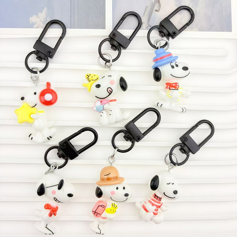 Small Cartoon Snoopy Keychain Pendant Sweet Girl Bag Small Pendant Student Couple Best Friend Gift Batch