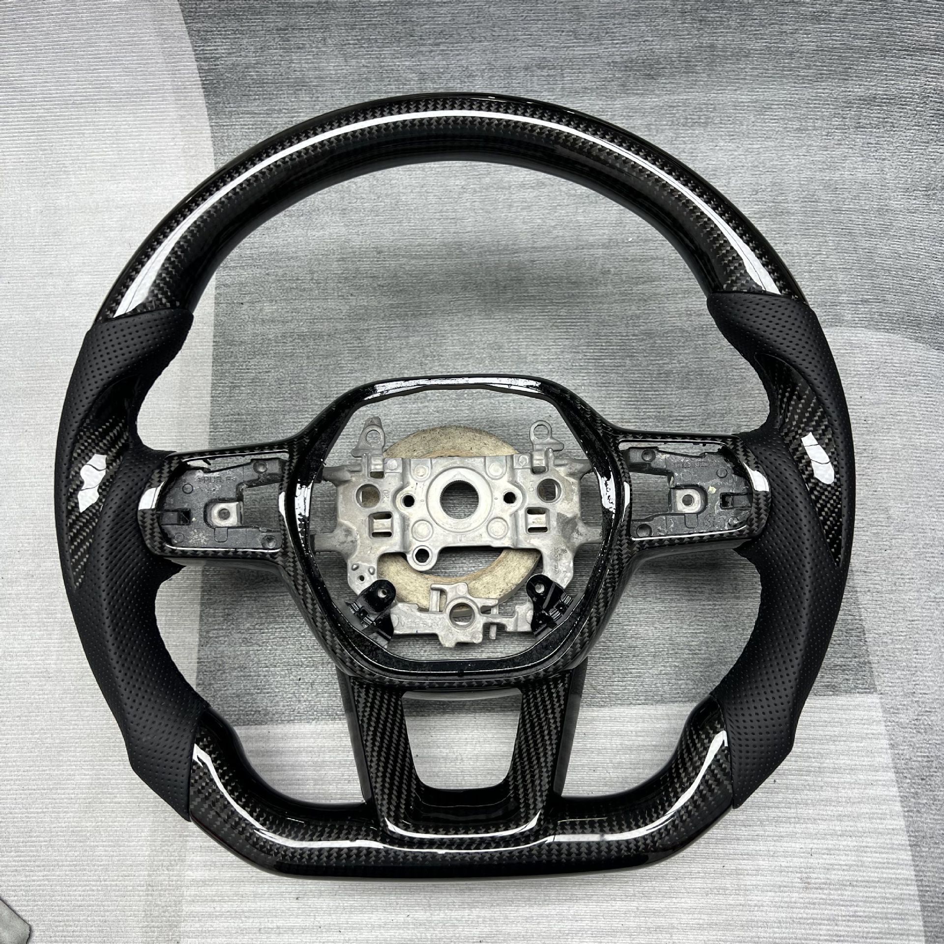 Carbon fiber steering wheel modification customization is suitable for Honda 11th generation Civic car interior steering wheel processing