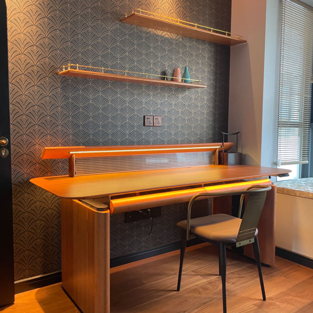 Moonlight Adjustable Table Electric Adjustable Table Solid Wood Home Desk Long Desk Computer Table Living Room Workbench Table