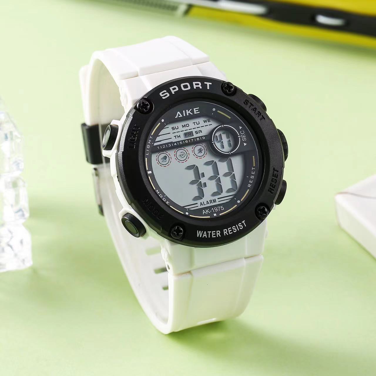 AIKE1975 reloj deportivo para hombres reloj despertador para estudiantes reloj impermeable al aire libre reloj electrónico casual para hombres amor grabado