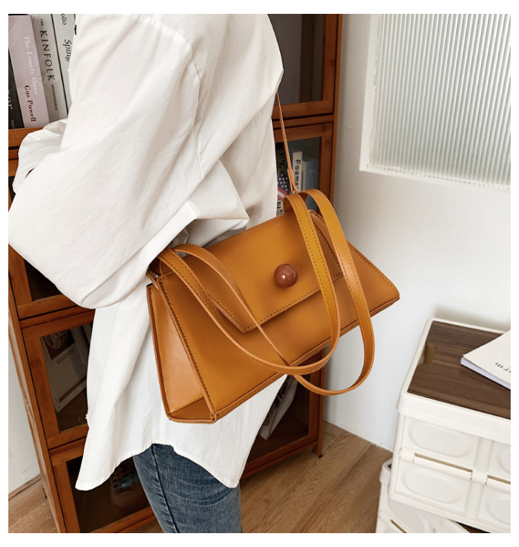 Fashion New Solid Color Handbag Messenger Bag Fashion Retro Shoulder Bag display picture 11