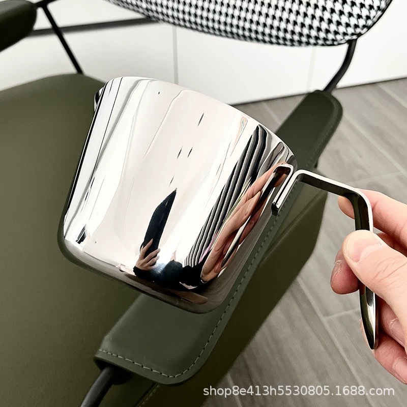 600ml taza de medición 18 / 10 acero inoxidable engrosado taza europea de agua de mariposa huevo de crema de horneado taza con escala