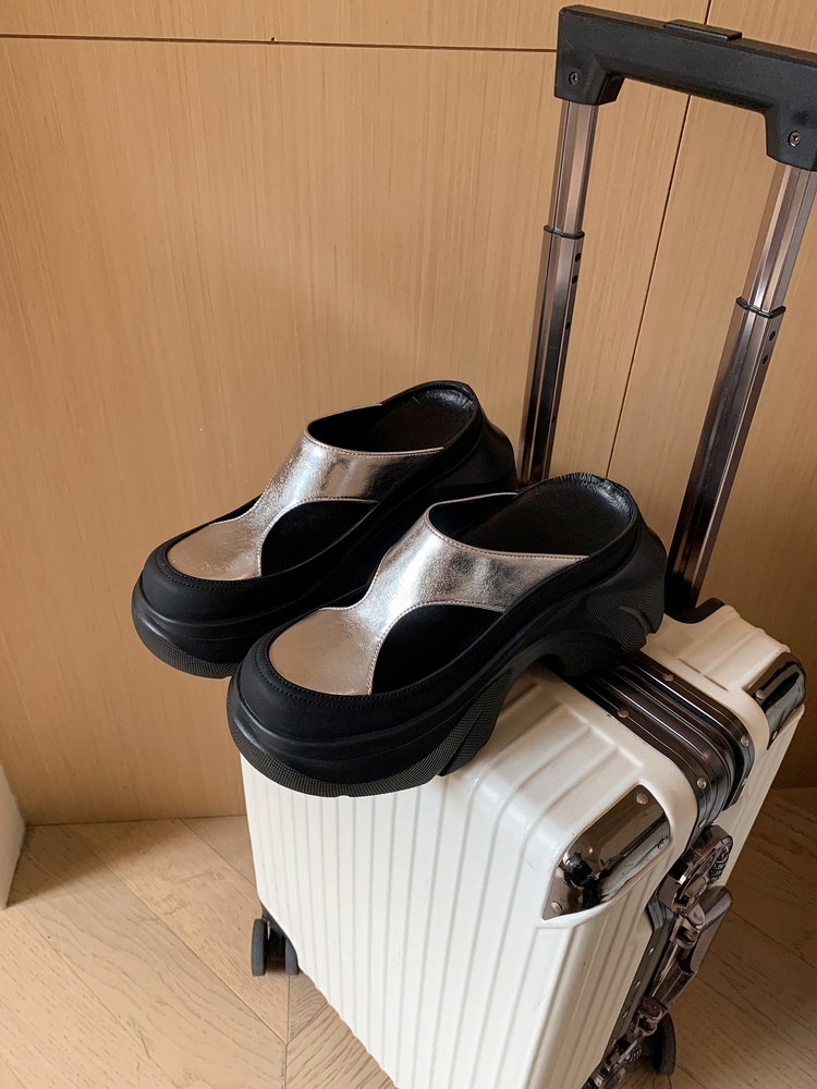 Dép sandal nữ da thật họa tiết da báo đế xuồng cao gót 9 cm — Trang chủ, màu đen, bạc chi tiết 11