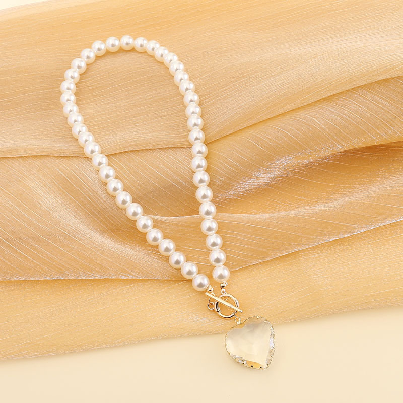 Retro Open Heart Shape Pearl Necklace display picture 2