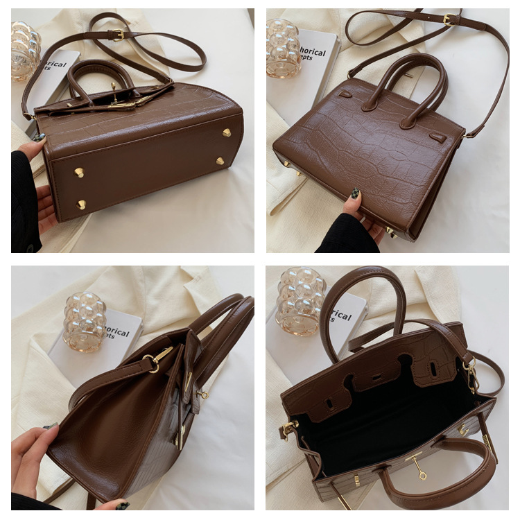 Women's All Seasons Pu Leather Solid Color Fashion Square Lock Clasp Handbag display picture 1