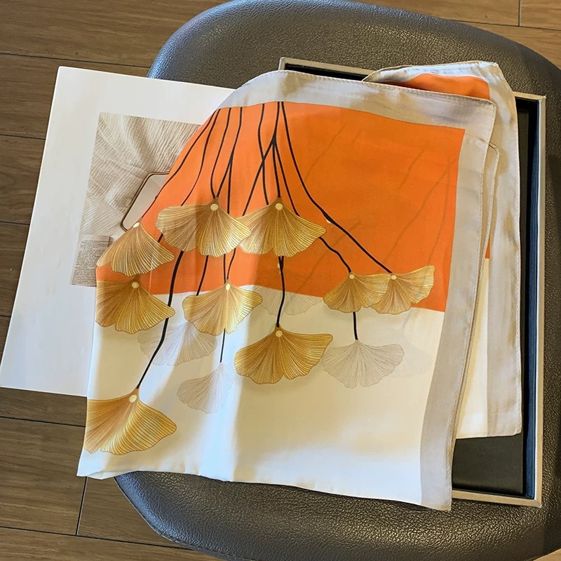 Primavera pequeña bufandas de seda ~ primavera y verano fresca sensación de reducción de la edad de las niñas coreanas pequeñas bufandas de seda de lujo ligero mujeres versátiles