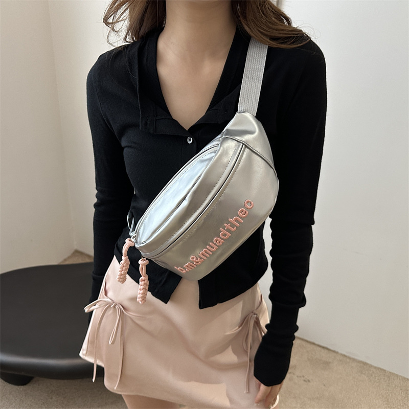 Popular nicho bolso de plata para mujeres 2024 nuevo verano bolso de pecho de mochila de moda bolso de cintura móvil