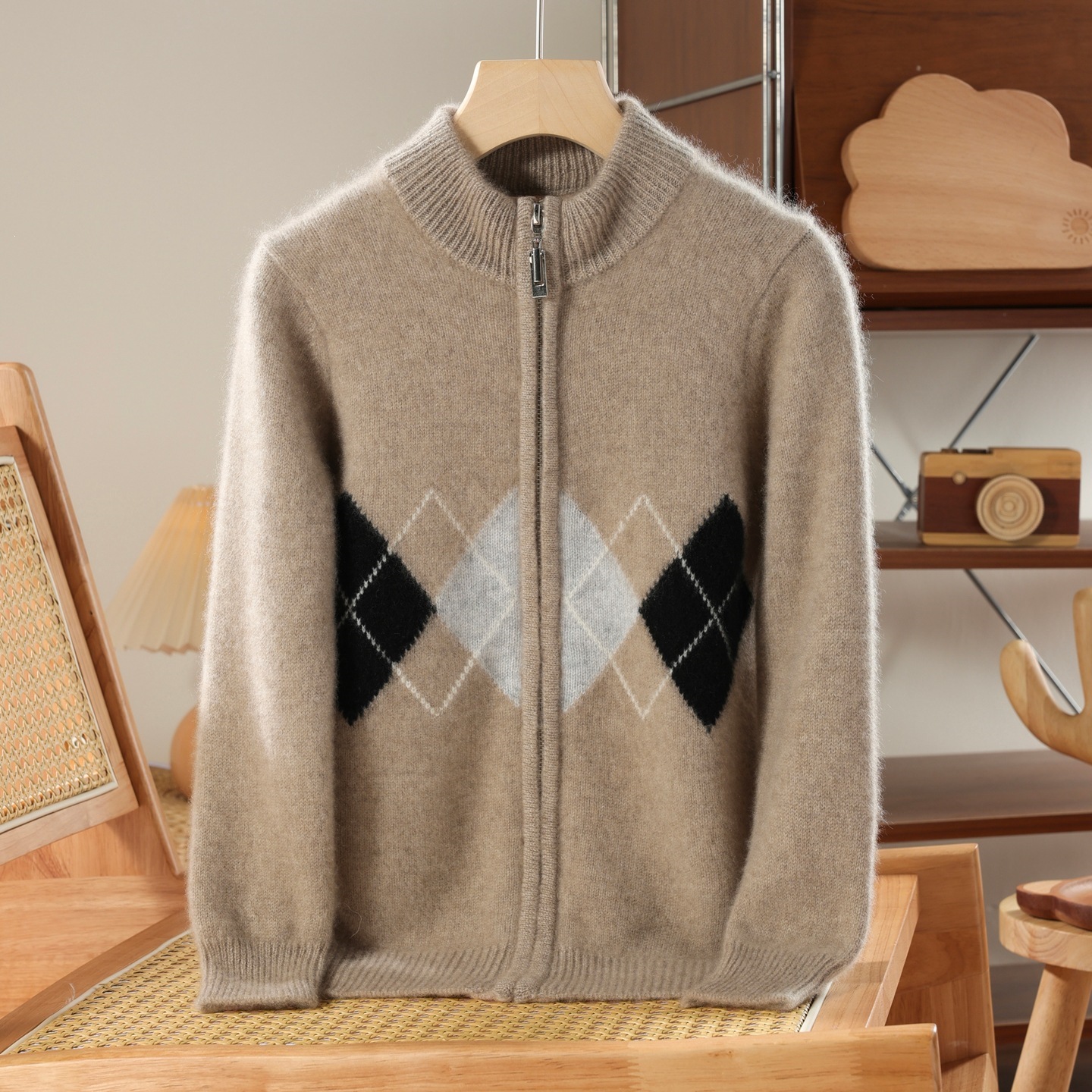 Children's wool knitted cardigan, retro diamond pattern, chain sweater, boys' simple and stylish autumn and winter outerwear, versatile sweater