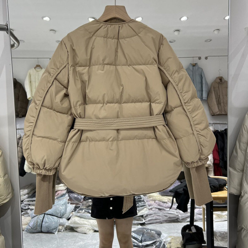 가을 겨울 칼라 다운 재킷 여성의 짧은 흰색 오리 다운 따뜻한 겨울 재킷 긴 스레드 소매 하이 엔드 디자인 벨트