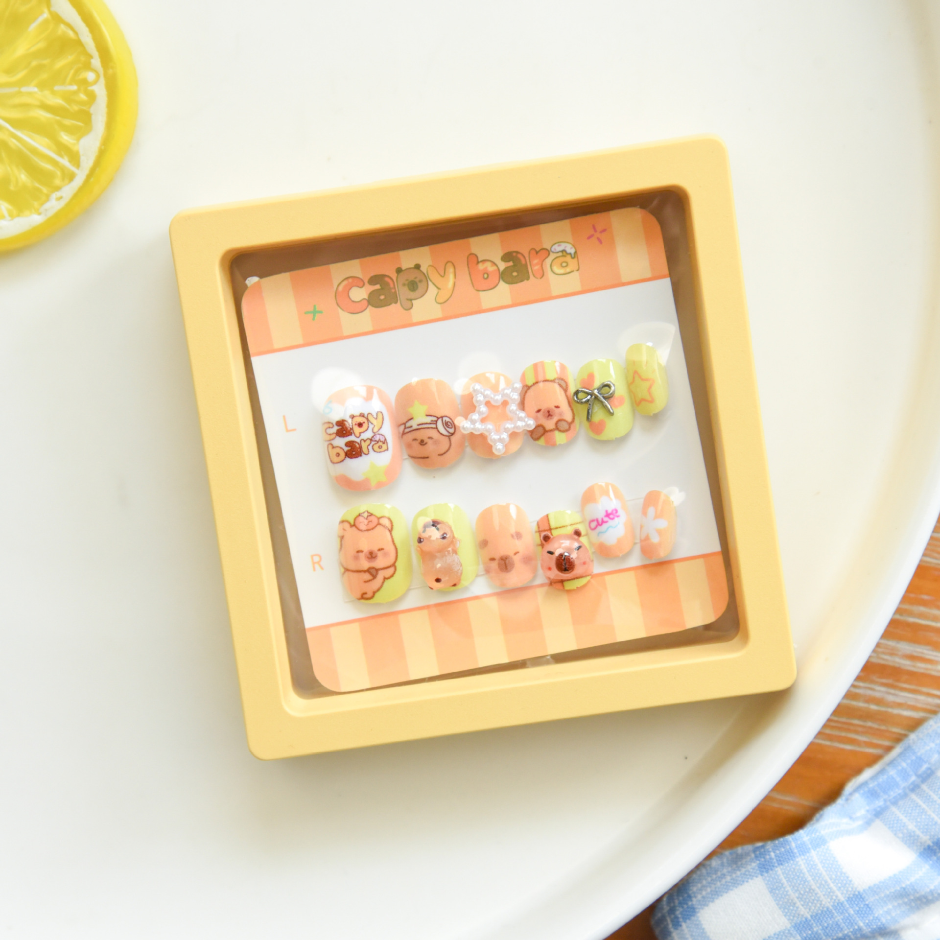 4# Kit de capibara amarillo